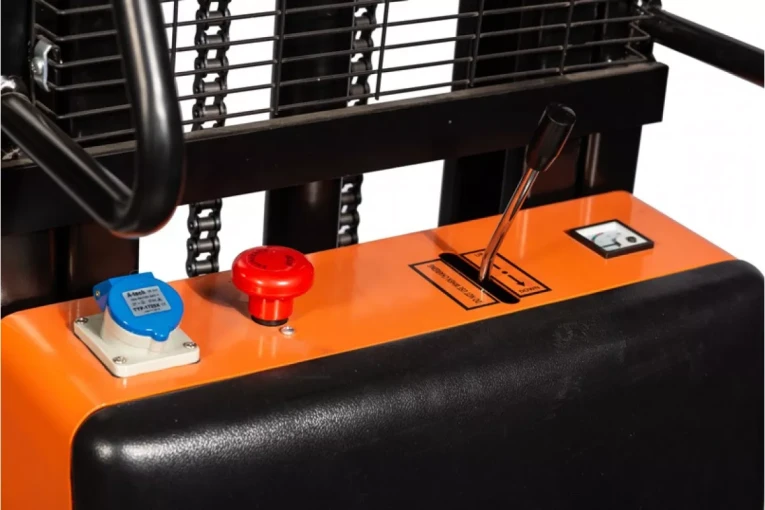 Штабелер электрический самоходный 1 т - 2,5 м Вилы: 1150 , Гелевая АКБ, CL1025J SIBLINE купить в Нижнем Новгороде