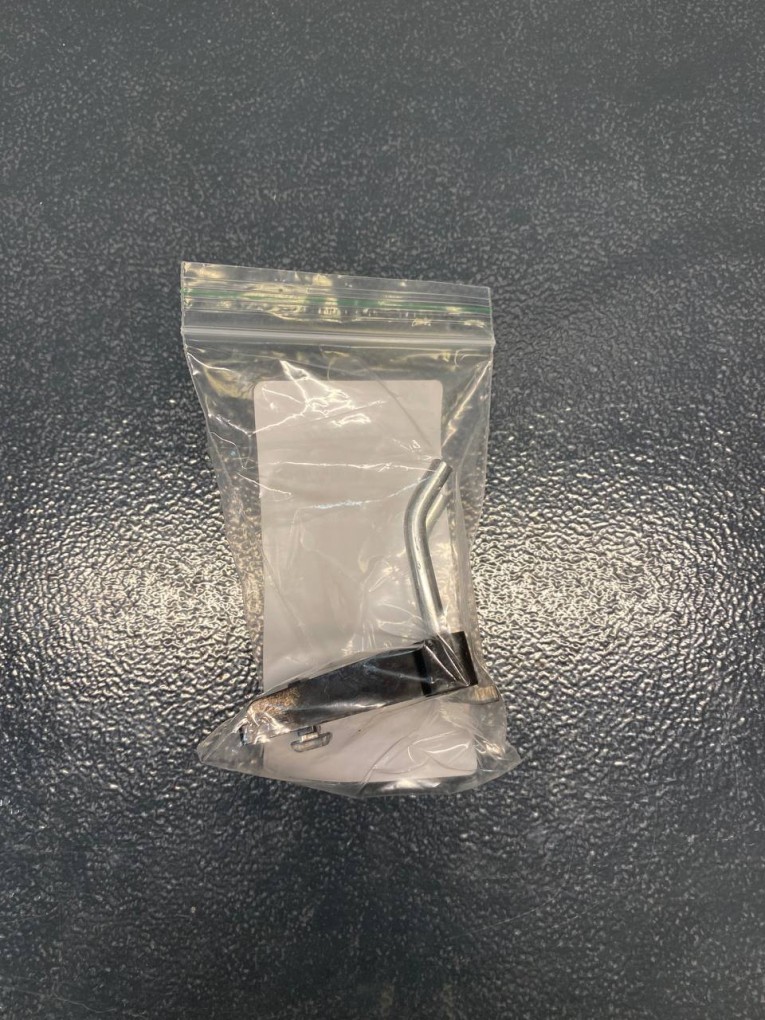 Крючок двойной 38 мм купить в Нижнем Новгороде Крючок двойной 38 мм купить в Нижнем Новгороде