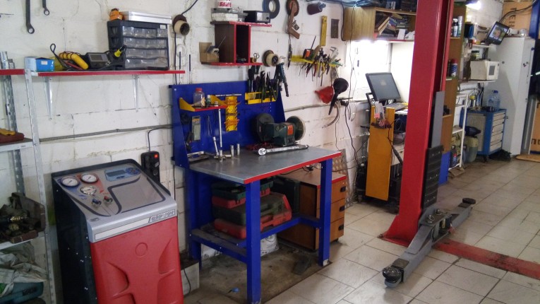 Верстак-стол бестумбовый ВП-1 с экраном купить в Нижнем Новгороде Верстак-стол бестумбовый ВП-1 с экраном купить в Нижнем Новгороде